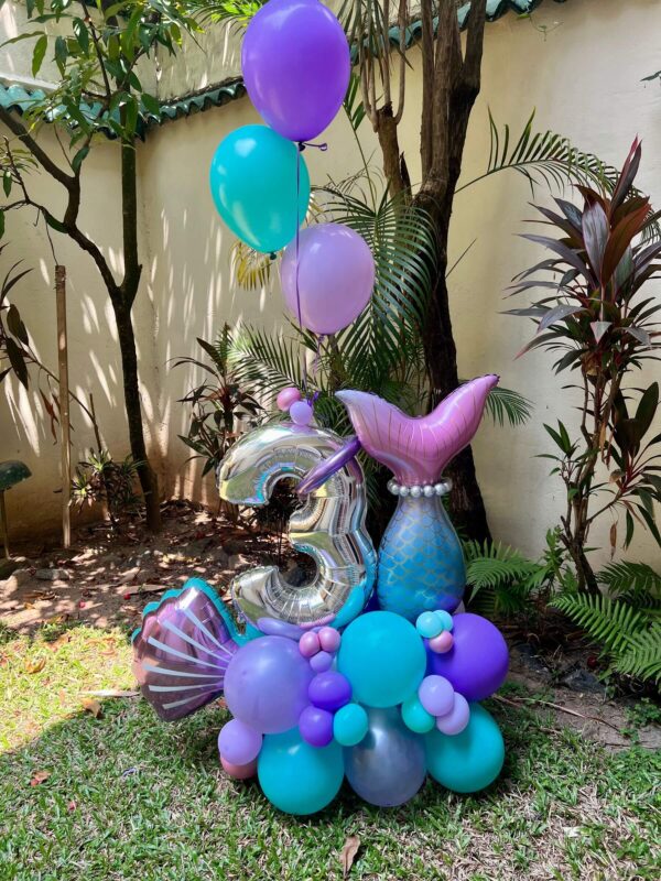 Mermaid tail and seashell number balloon bouquet