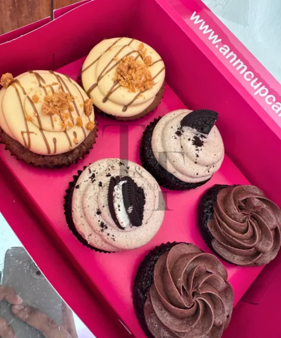 Box of 6 assorted cupcakes