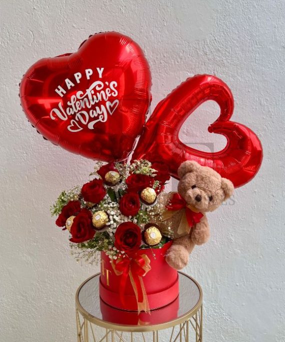 Valentines cuddlyy teddy bear gift box